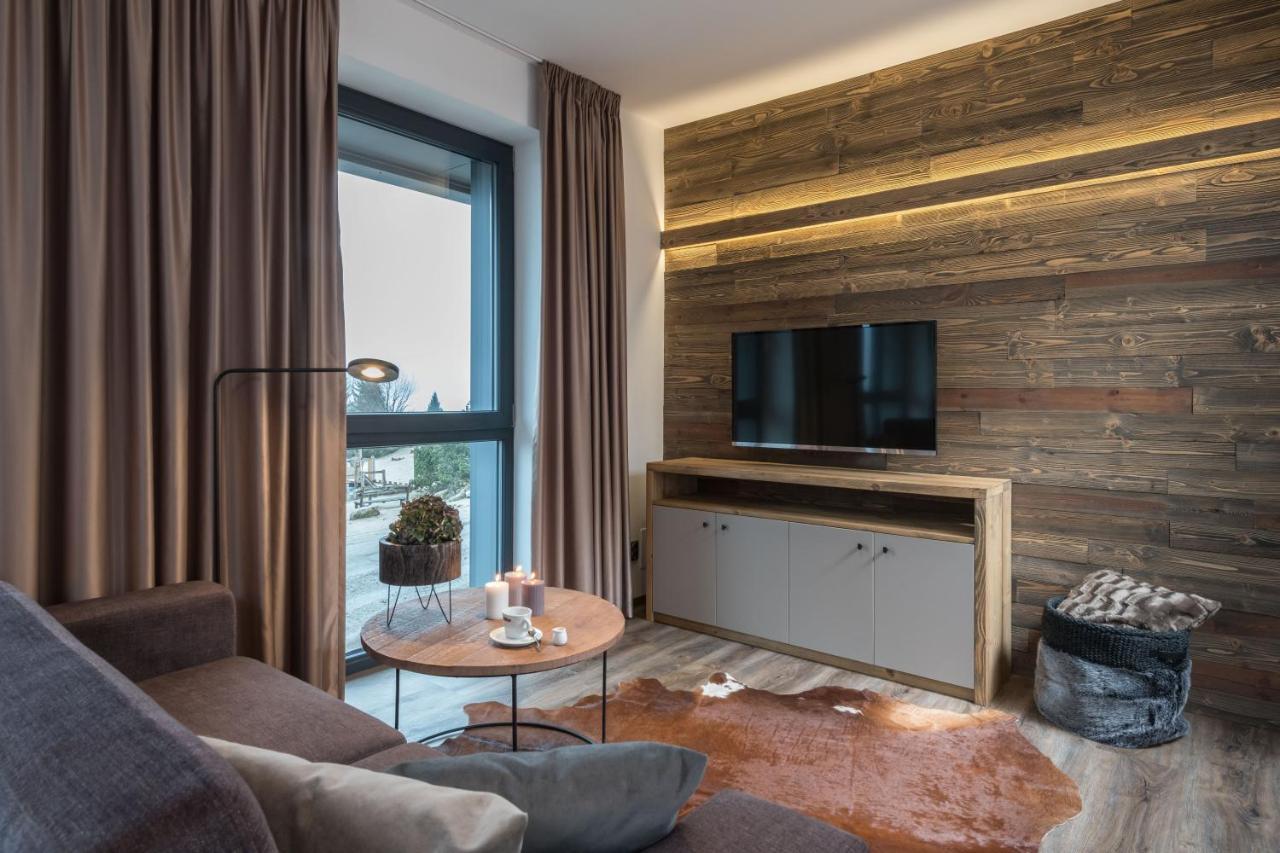 Hotel Kralovka Bedřichov Buitenkant foto